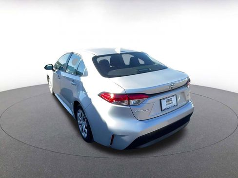 Used 2025 Toyota Corolla LE image 11