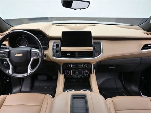 Used 2021 Chevrolet Suburban Premier w/ Premium Package image 16