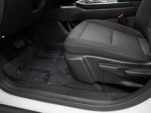 Certified 2025 Chevrolet Equinox LT FWD image 24