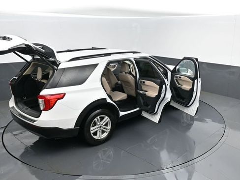 Used 2024 Ford Explorer XLT w/ Equipment Group 202A image 29