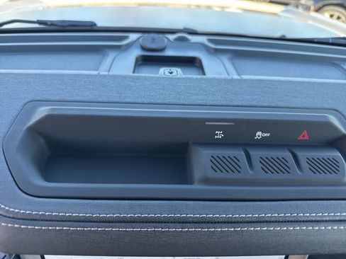 New 2025 Ford Bronco Outer Banks w/ Black Appearance Package AWD/4WD image 27