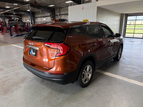 Used 2019 GMC Terrain SLE w/ LPO, Floor Liner Package AWD/4WD image 7