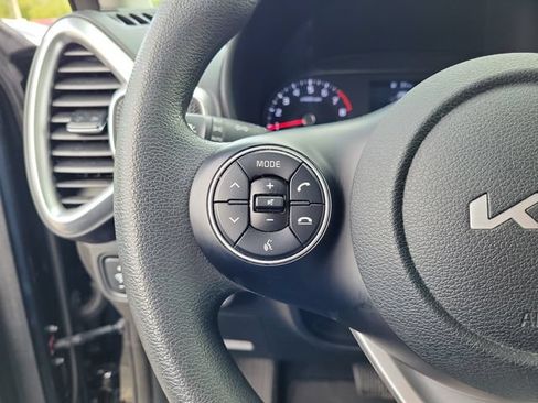 Used 2022 Kia Soul LX FWD image 23
