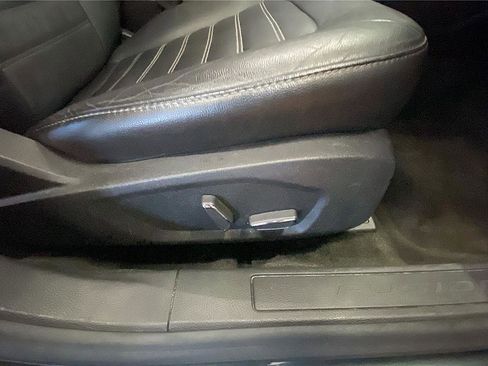 Used 2016 Ford Fusion SE w/ Equipment Group 202A image 19