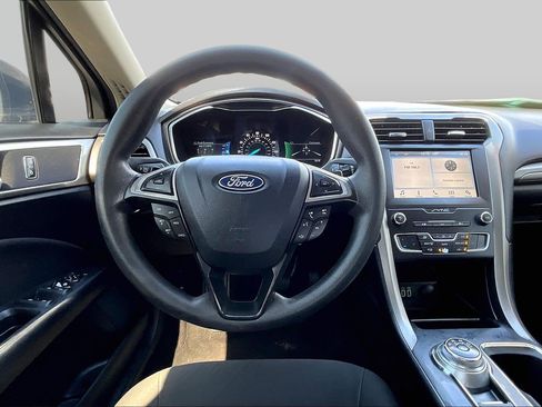 Used 2019 Ford Fusion SE AWD/4WD image 5
