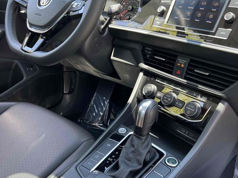 Used 2020 Volkswagen Jetta SE image 46