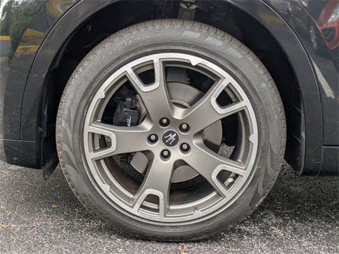 Used 2022 Maserati Levante GT image 30