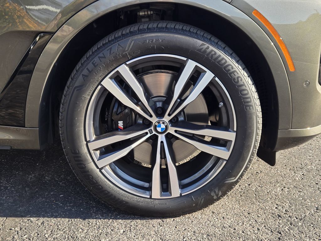 Certified 2025 BMW X7 M60i AWD/4WD image 12