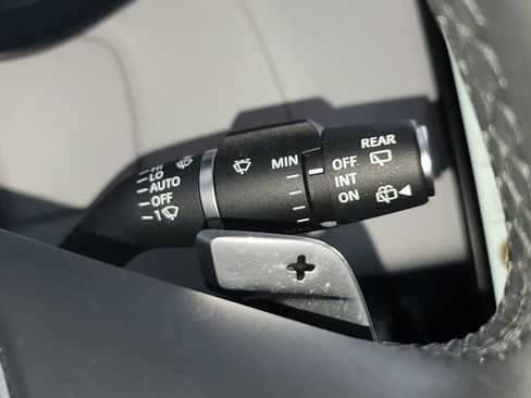 Used 2024 Land Rover Range Rover Sport SE AWD/4WD image 15