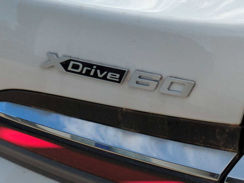 Used 2024 BMW i7 xDrive60 image 12