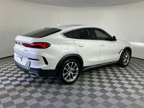 Used 2022 BMW X6 xDrive40i w/ Premium Package image 7