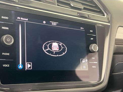 Used 2022 Volkswagen Tiguan SEL R-Line image 13