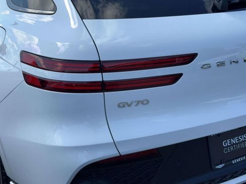 Certified 2025 Genesis GV70 3.5T Sport image 8