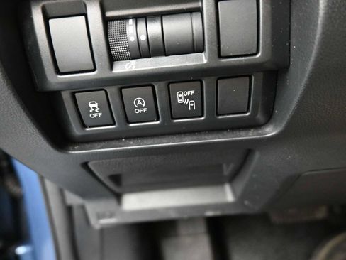 Used 2021 Subaru Crosstrek 2.0i Premium w/ Moonroof Package image 17