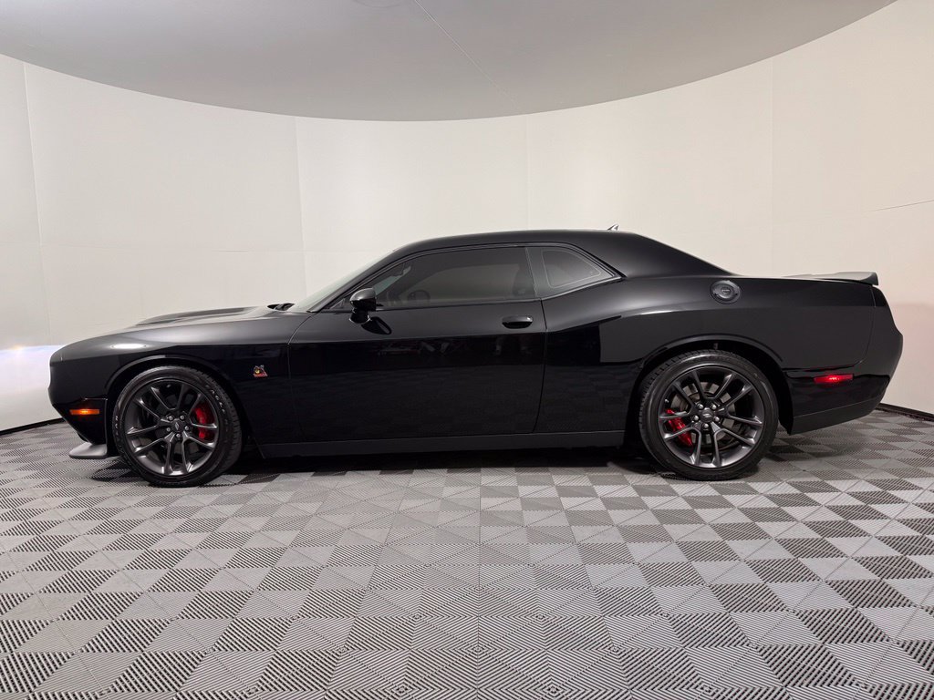 Used 2022 Dodge Challenger R/T Scat Pack w/ Plus Package RWD image 2