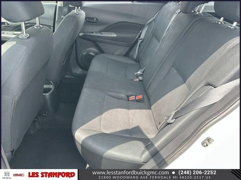 Used 2023 Nissan Kicks S FWD image 13