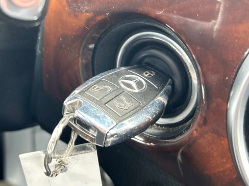 Used 2013 Mercedes-Benz GLK 350 4MATIC image 28