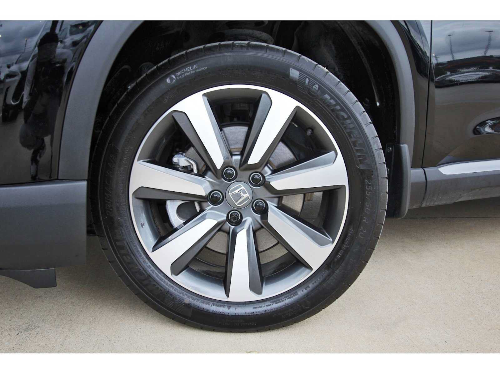 Used 2025 Honda Pilot Touring image 32