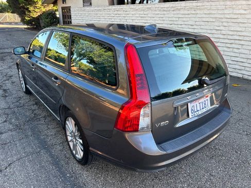 Used 2010 Volvo V50 2.4i image 18