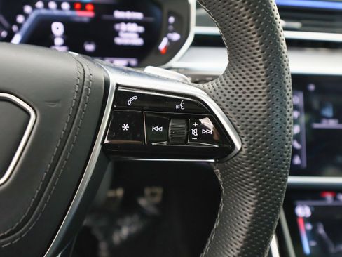 Used 2023 Audi S8 w/ S8 Executive Package image 39