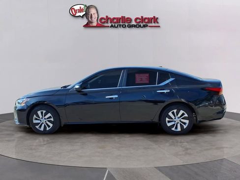 Used 2025 Nissan Altima 2.5 S image 2