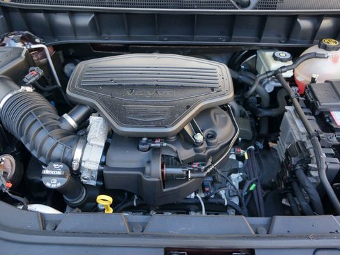 Used 2018 Cadillac XT5 Luxury w/ Driver Awareness Package image 22