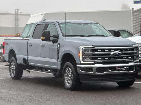 Used 2024 Ford F350 Lariat image 8