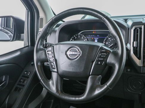 Used 2025 Nissan Frontier SV w/ SV Convenience Package RWD image 12
