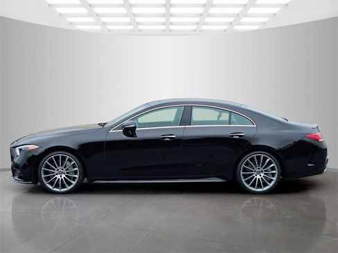 Used 2025 Mercedes-Benz GLC 300 image 3