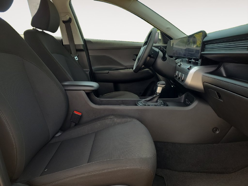 Used 2026 Hyundai Kona SE FWD image 15