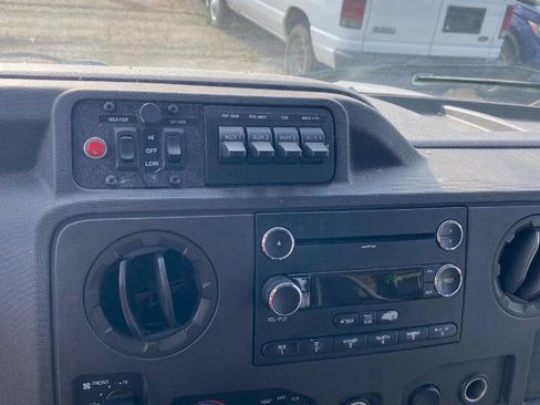 Used 2010 Ford E-350 and Econoline 350 Super Duty image 18