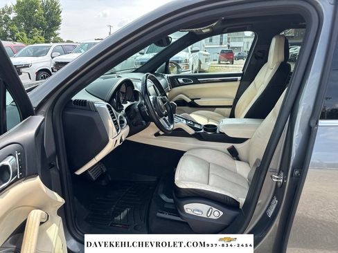 Used 2016 Porsche Cayenne S AWD/4WD image 19