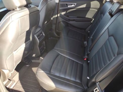 Used 2024 Ford Edge SEL w/ Convenience Package image 17