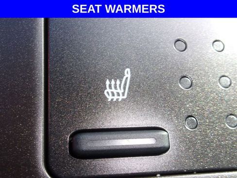 Used 2022 Toyota Camry XSE image 7