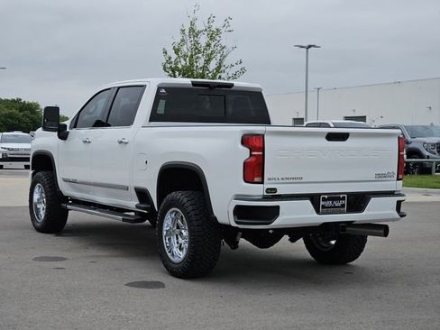Used 2025 Chevrolet Silverado 2500 High Country w/ High Country Premium Package AWD/4WD image 5