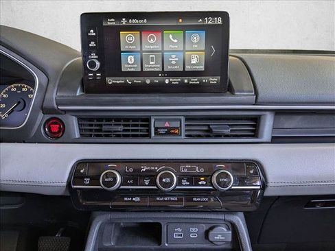 Used 2023 Honda Pilot Touring image 15