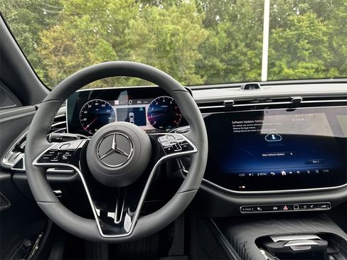 New 2026 Mercedes-Benz E 350 4MATIC Sedan image 10