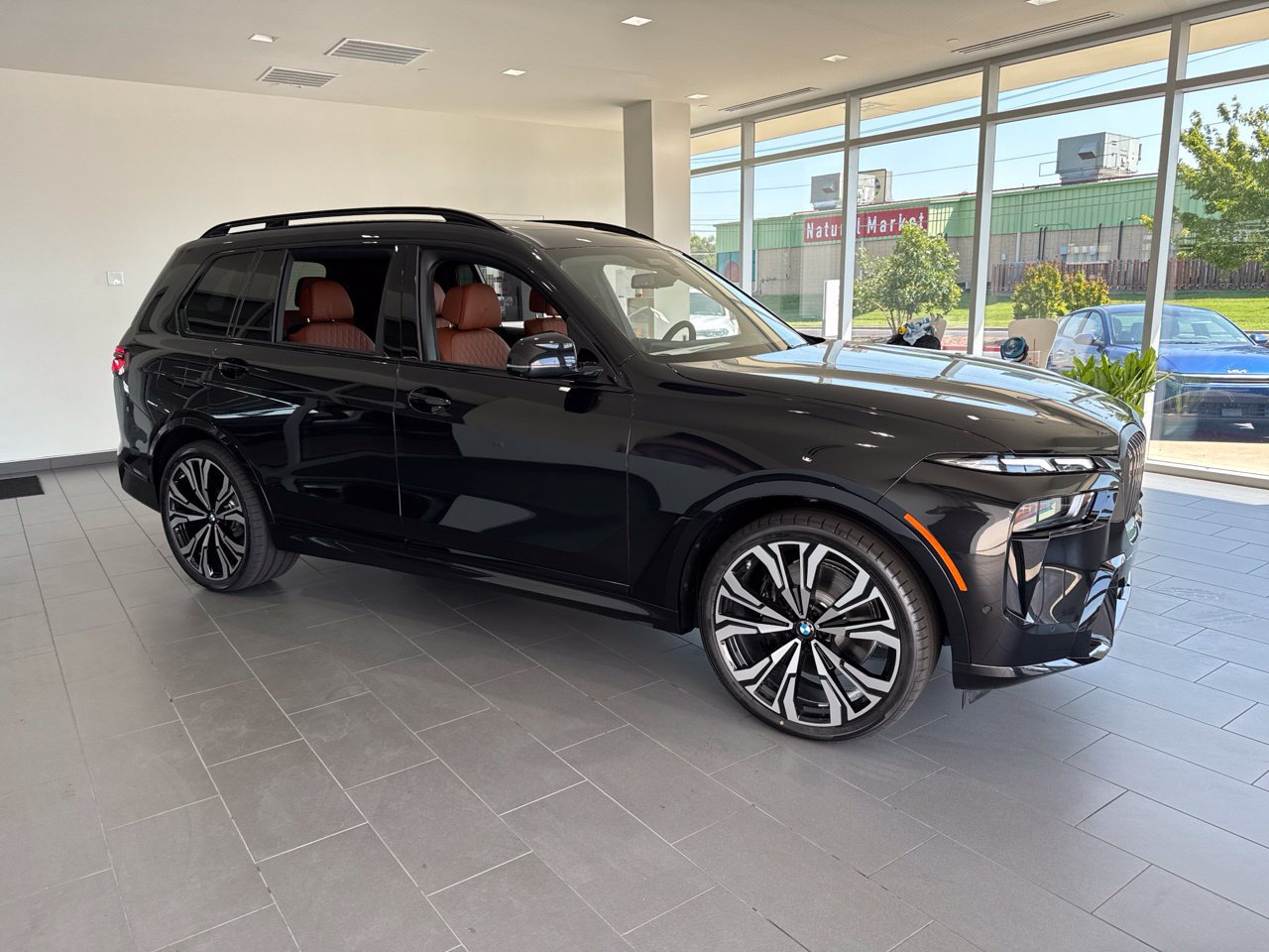 New 2027 BMW X7 xDrive40i w/ M Sport Package AWD/4WD image 1