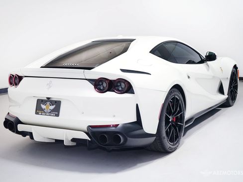 Used 2019 Ferrari 812 Superfast RWD image 5
