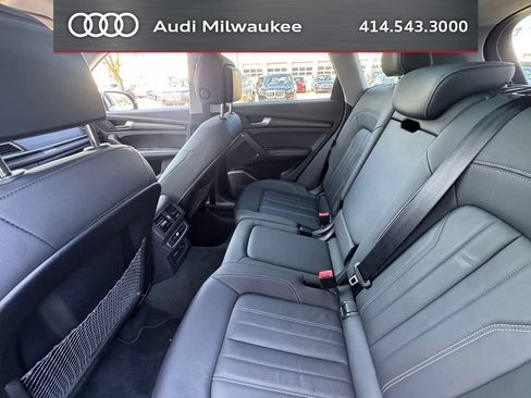 Used 2023 Audi Q5 2.0T Premium Plus w/ Premium Plus Package AWD/4WD image 13