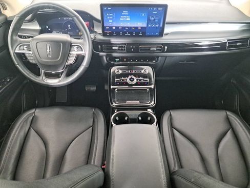 Certified 2022 Lincoln Nautilus FWD w/ Premium Package image 12