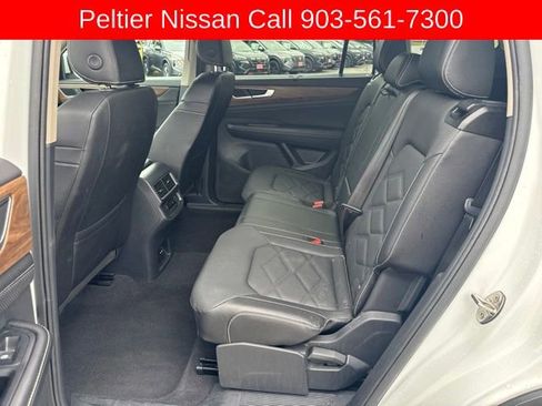 Used 2025 Volkswagen Atlas SE FWD image 19