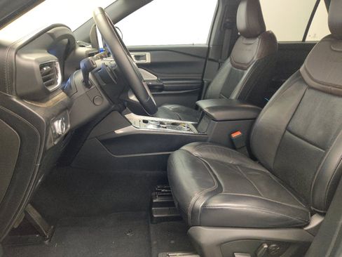 Used 2021 Ford Explorer Platinum w/ Equipment Group 601A AWD/4WD image 17