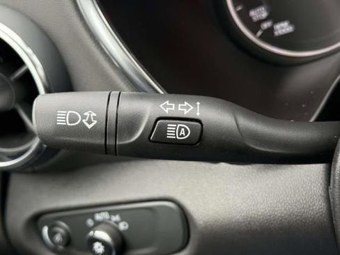 Used 2025 Chevrolet Blazer LT AWD/4WD image 19