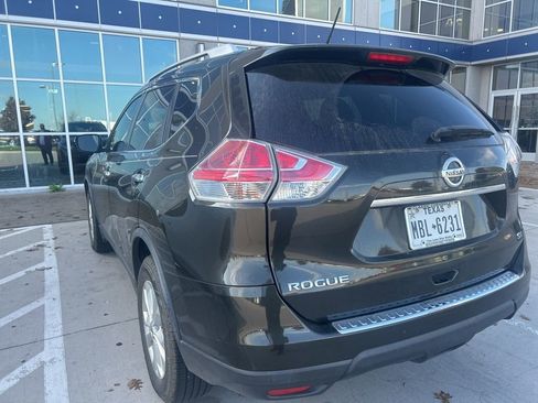 Used 2016 Nissan Rogue SV image 5