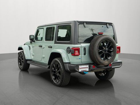 Used 2023 Jeep Wrangler Unlimited Sahara w/ Cold Weather Group AWD/4WD image 5