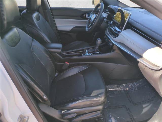 Used 2023 Jeep Compass Limited AWD/4WD image 19