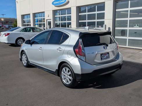 Used 2017 Toyota Prius C Three image 8