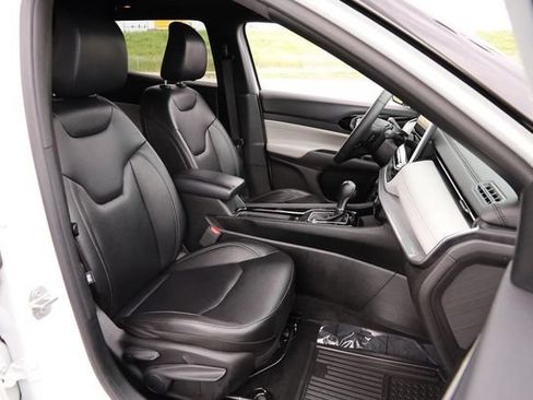 Used 2025 Jeep Compass Limited AWD/4WD image 25