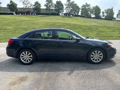 Used 2013 Chrysler 200 Touring w/ S Exterior Appearance Pkg FWD image 5